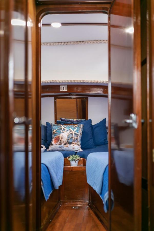 Marta Boat B&B 卡斯特尔萨多 外观 照片